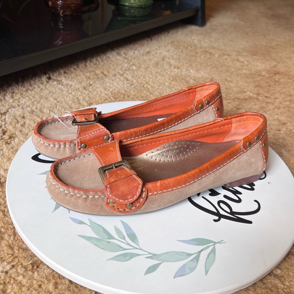 NWT Cole Haan Parker women’s loafers brown with toe buckle. - Picture 13 of 17